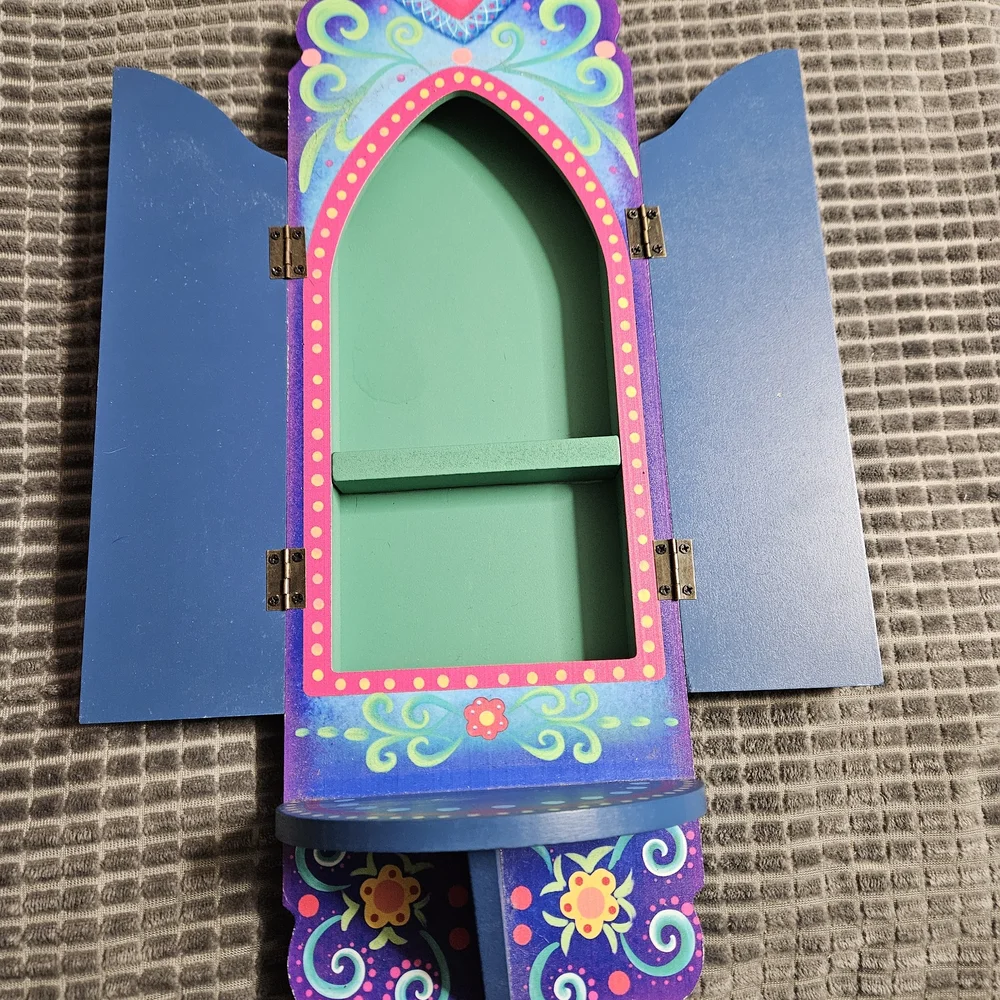 Colorful Skull Design Wall Shelf